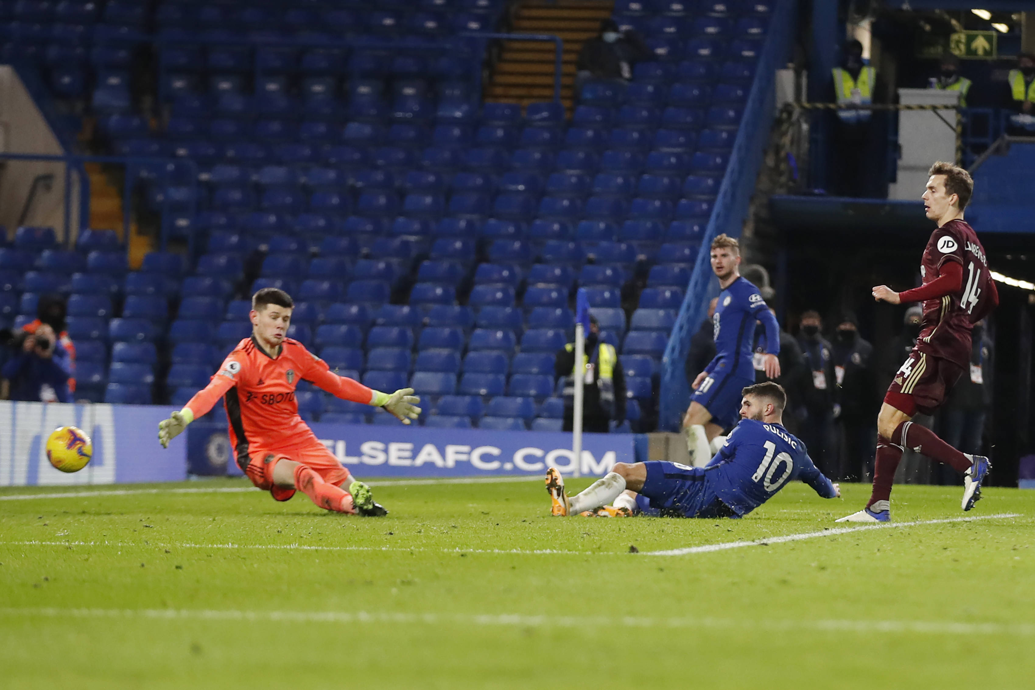 次曾离冠军 次曾离冠军