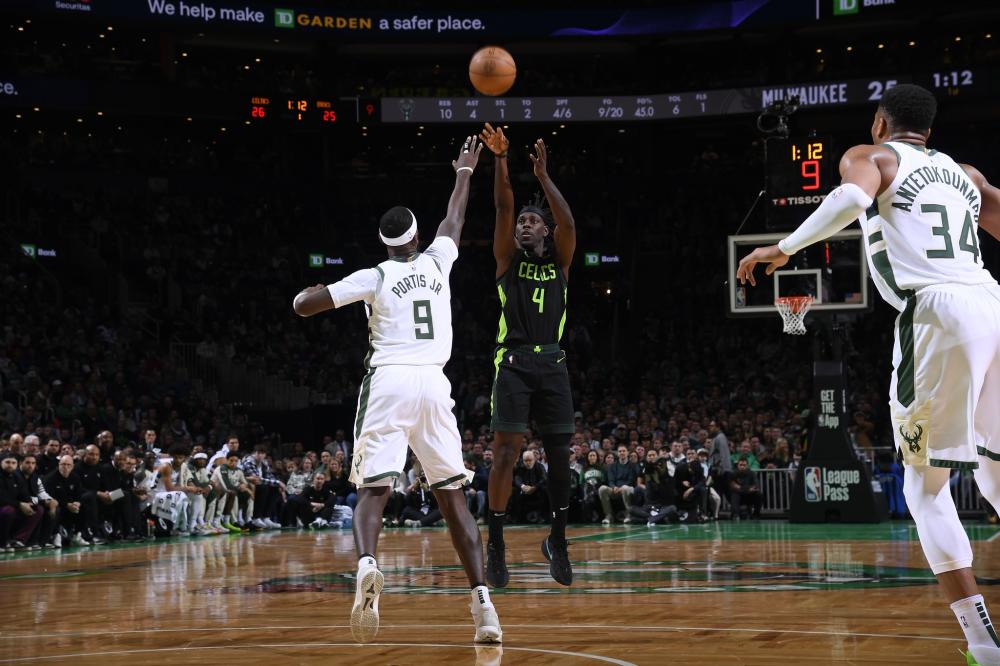 出决定性的 出决定性的