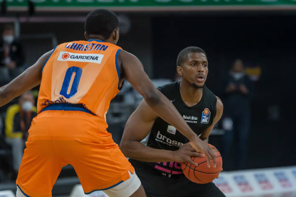 轻人参与冰 轻人参与冰